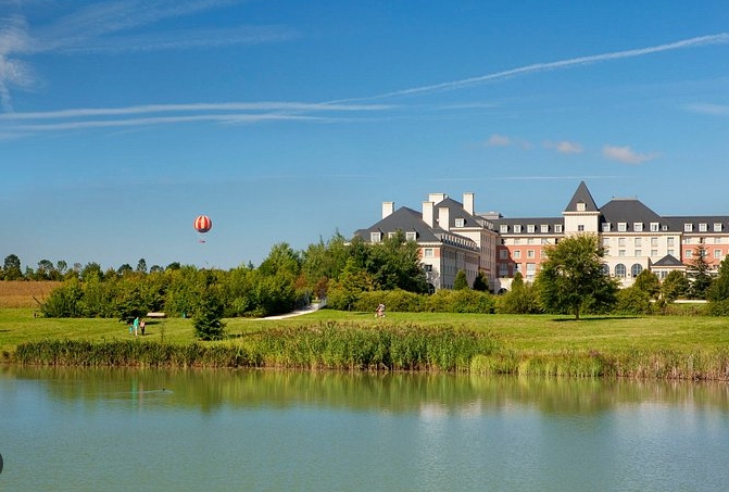 dream castle hotel disneyland paris