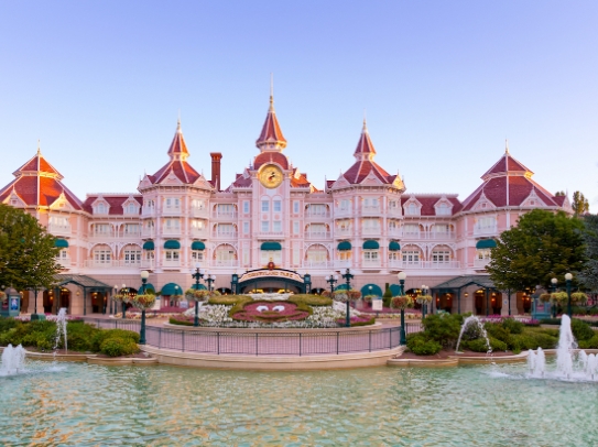 disneyland paris hotel and tickets