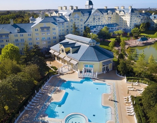 disney newport bay club paris