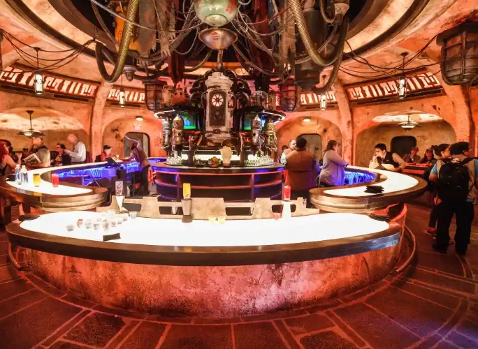 disneyland cantina