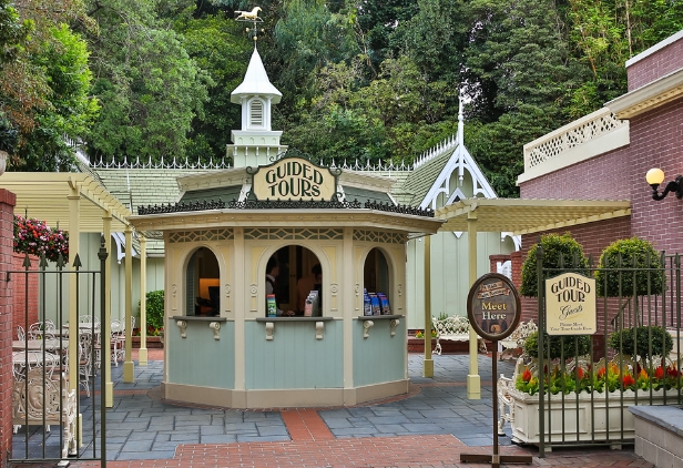 disneyland guided tours