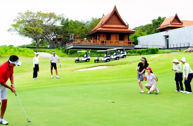 golf tourist