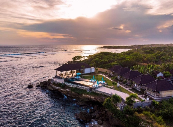 ombak bay lembongan